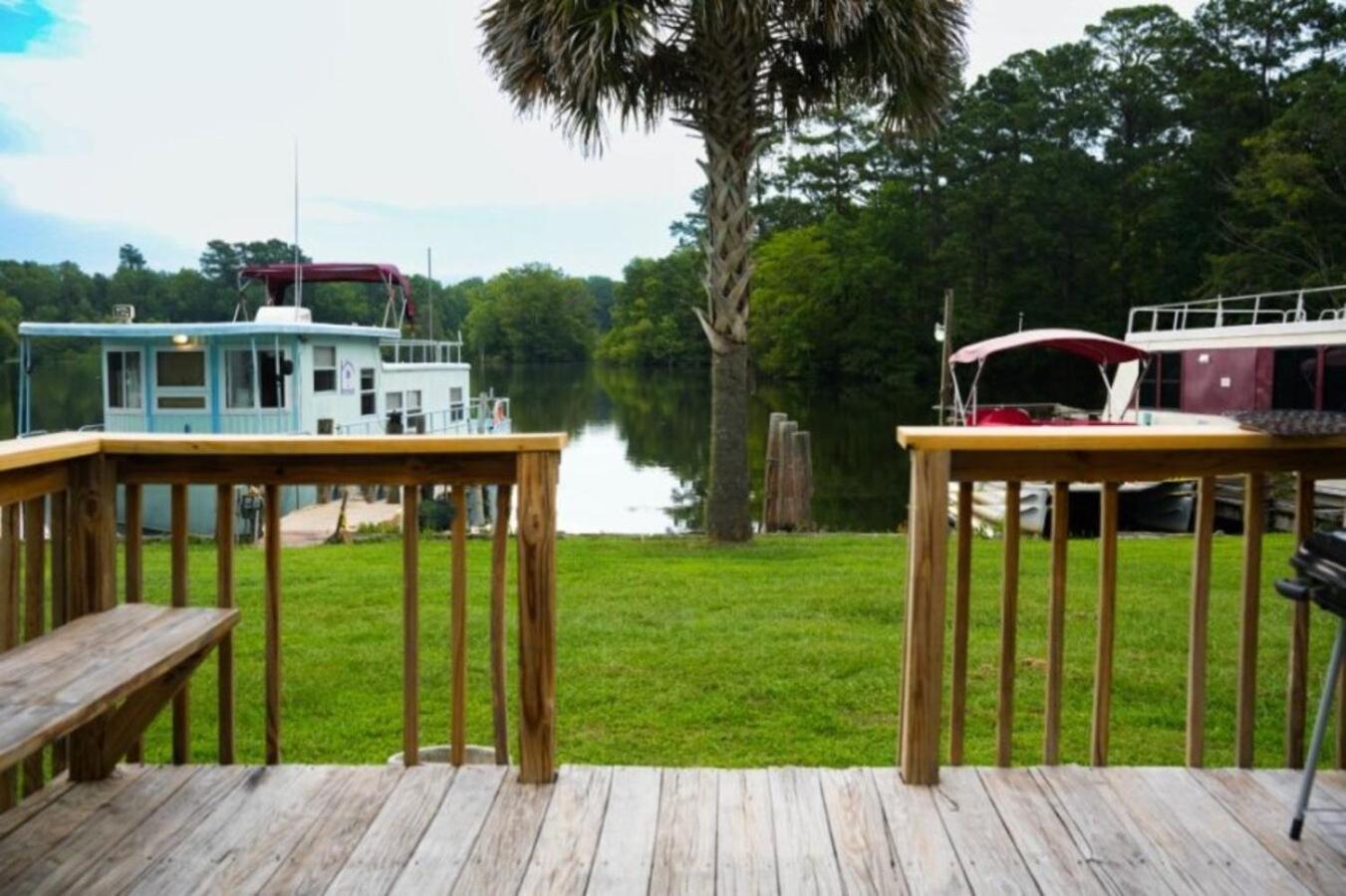 Bells Marina & Fishing Resort - Santee Lake Marion By I95 - Family Adventure, Pets On Request! Eutawville Exterior photo
